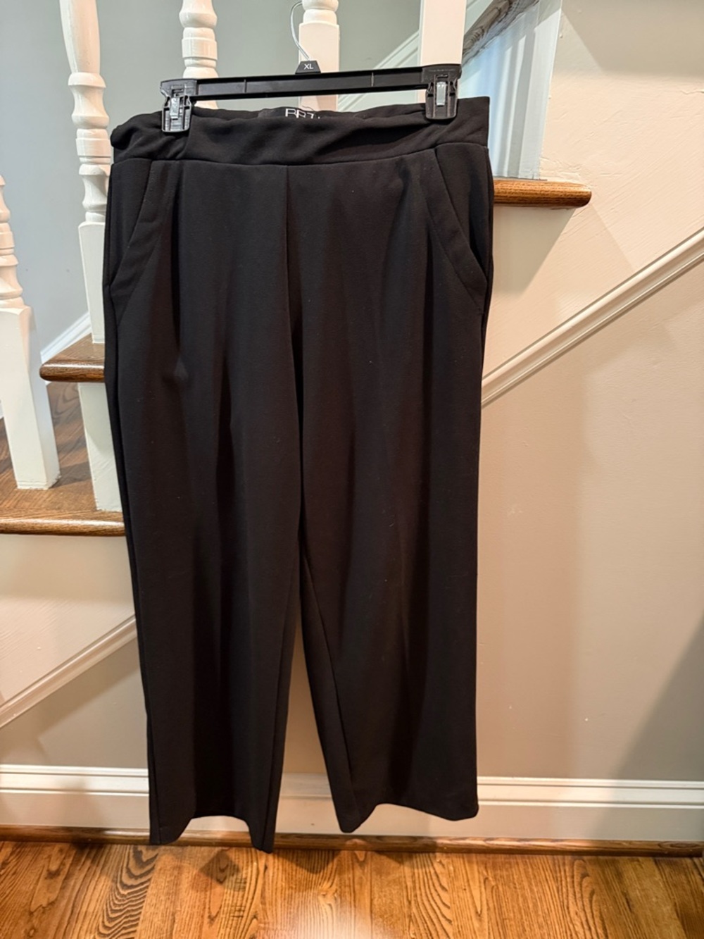 Wide Leg Pull-On Pants in Black
